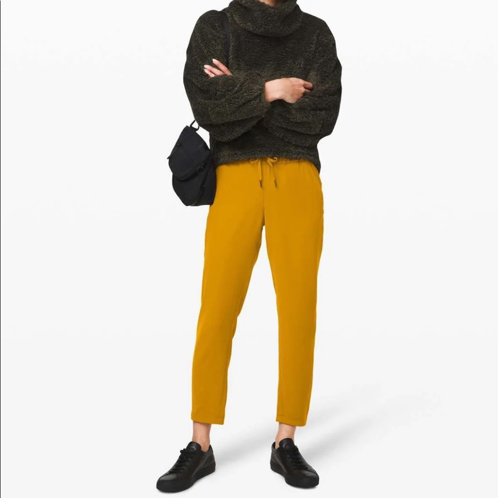 Lululemon on the fly pants